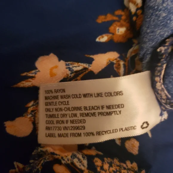 Xhilaration size X beautiful floral crop top. 501 - Picture 5 of 5